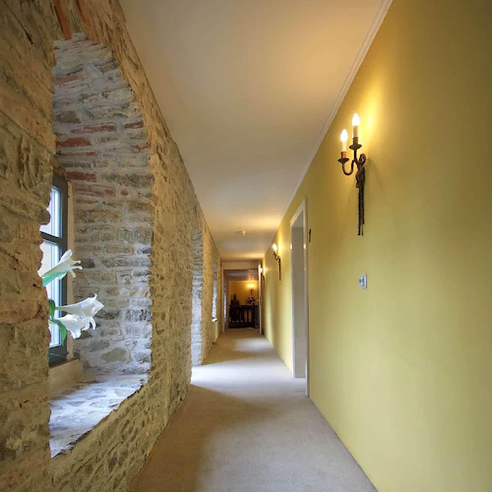 Varios Hotel Burg Wanzleben