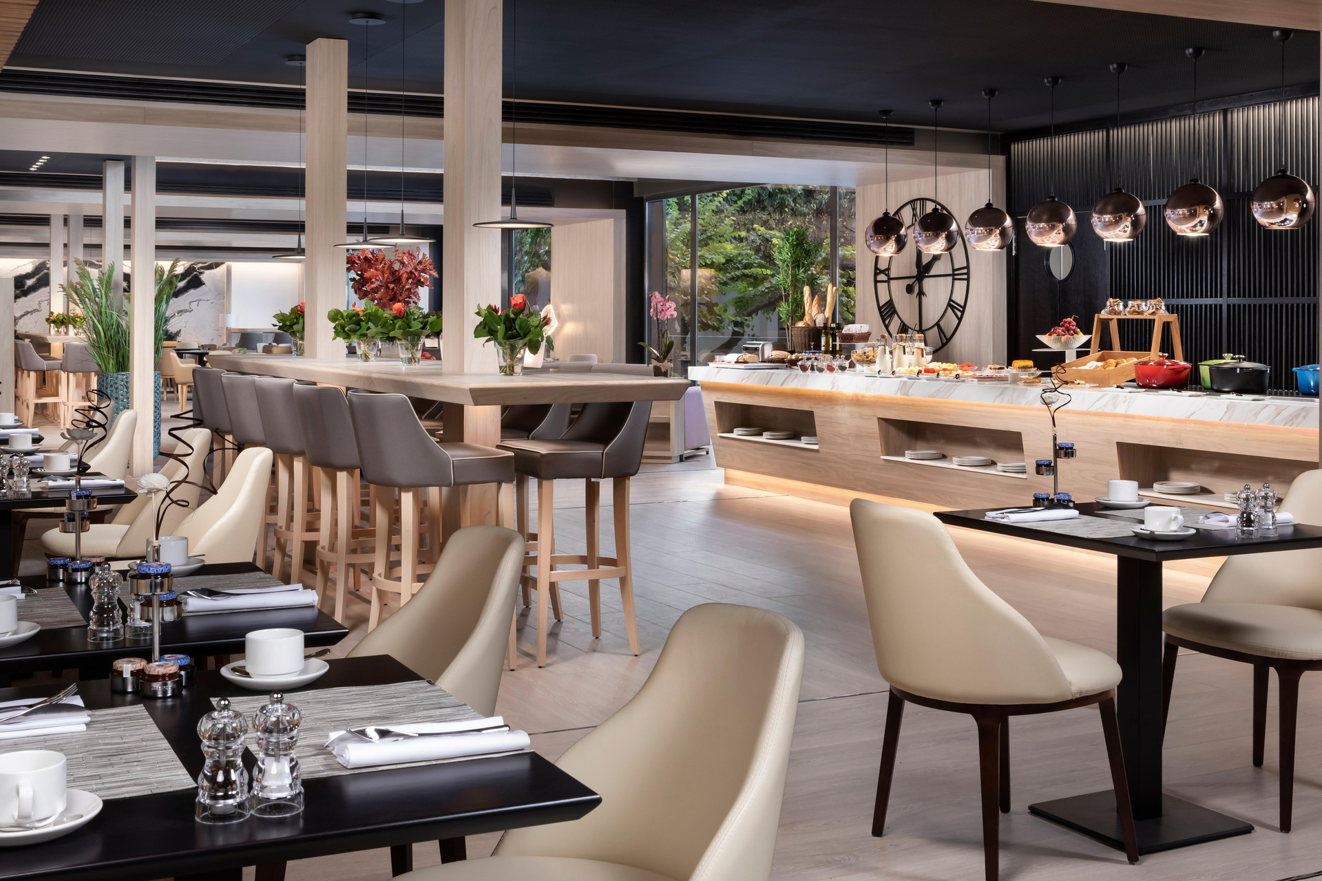 Restaurant The Level at Melia Castilla