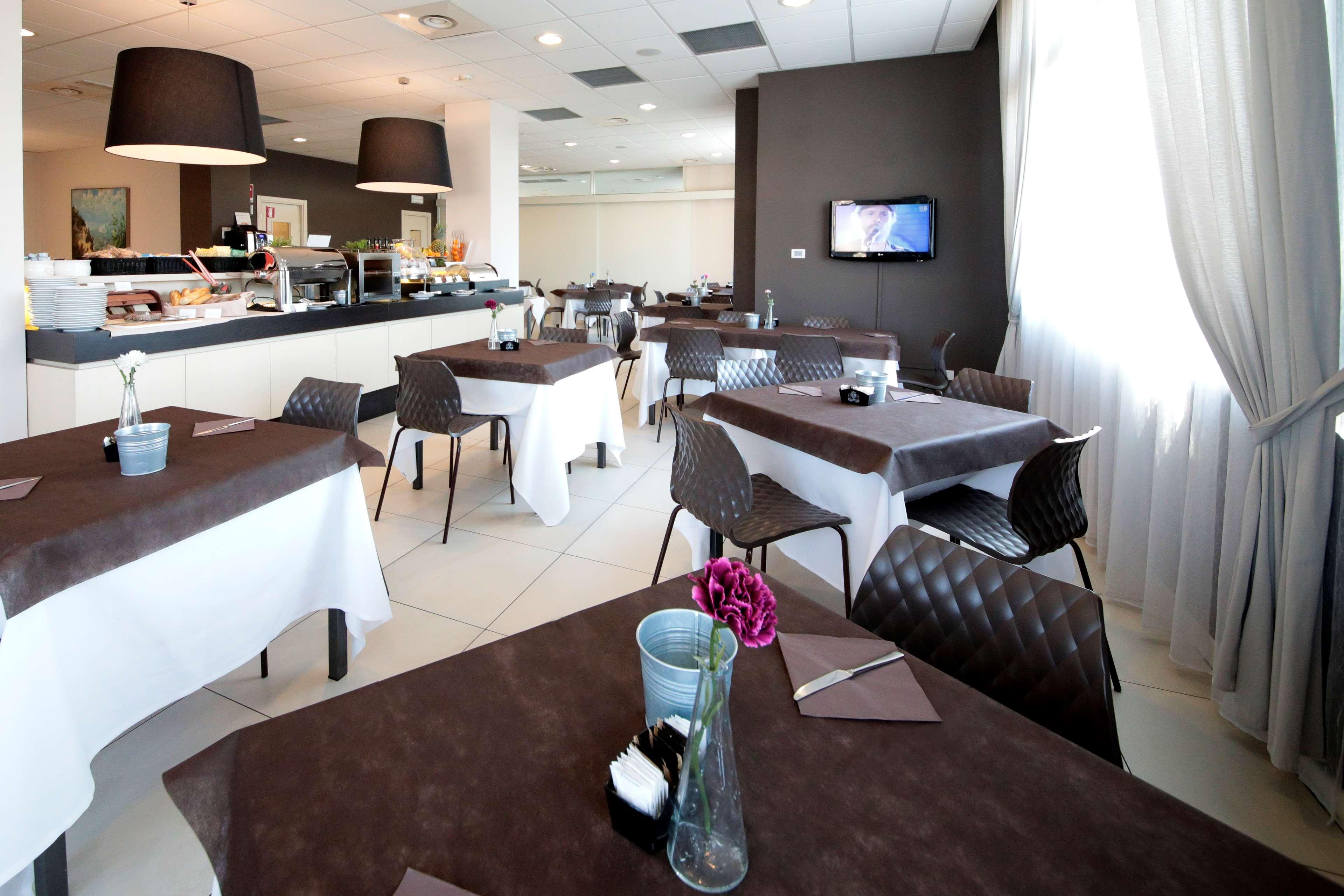 Restaurant B&B HOTEL Mantova Cristallo