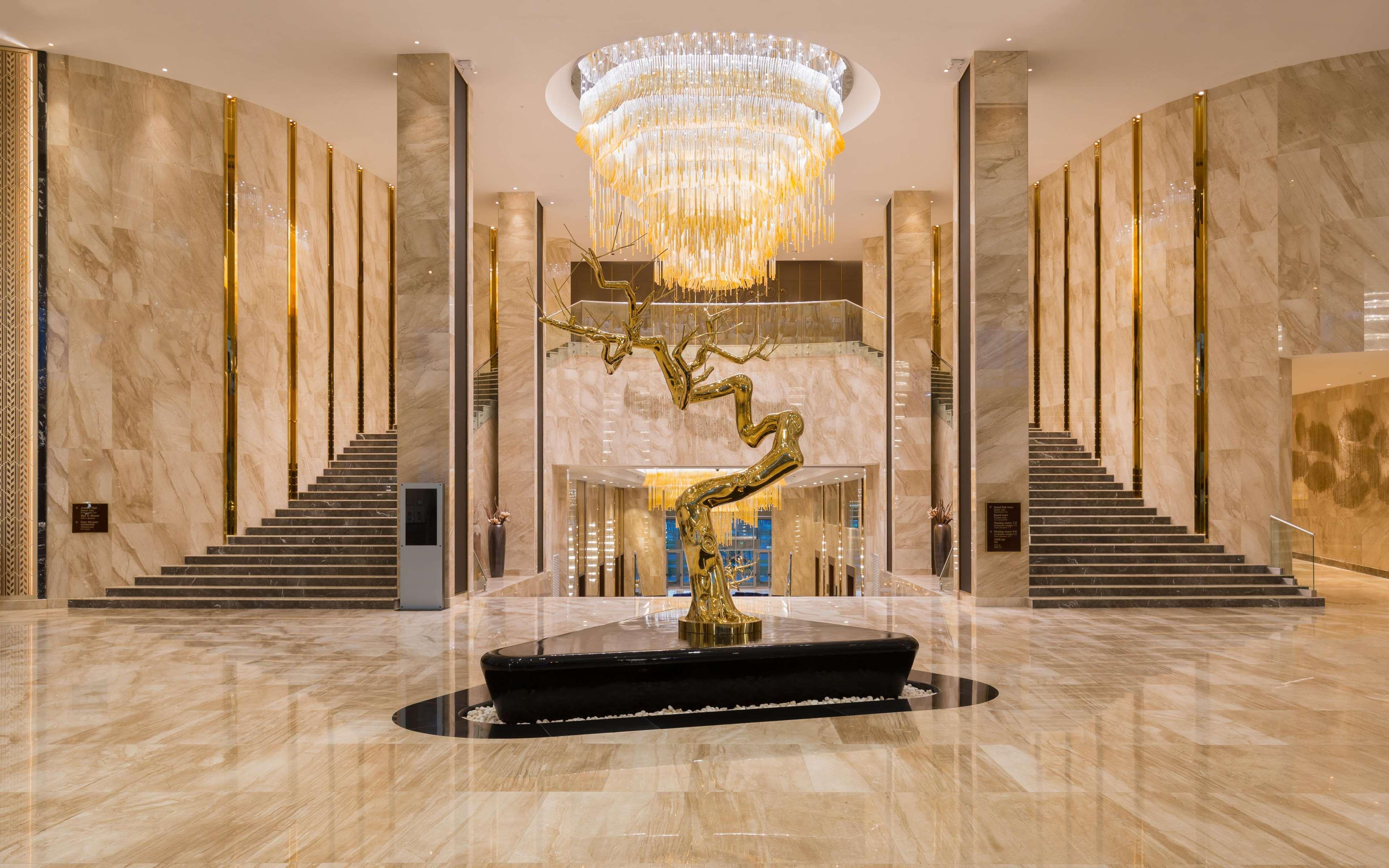 Vista Lobby Hilton Astana