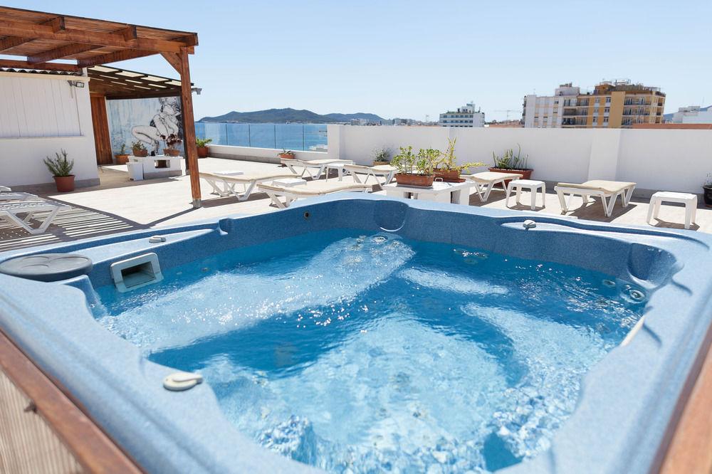 Vista da fachada Hotel Marigna Ibiza - Adults Only