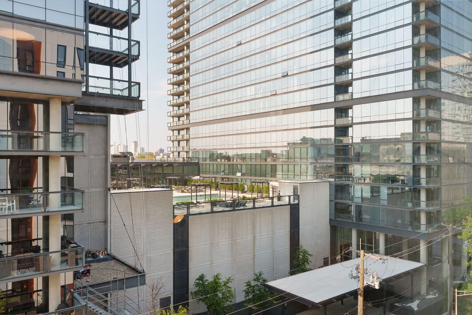 Varios 4BR Corporate Suite Central and Modern