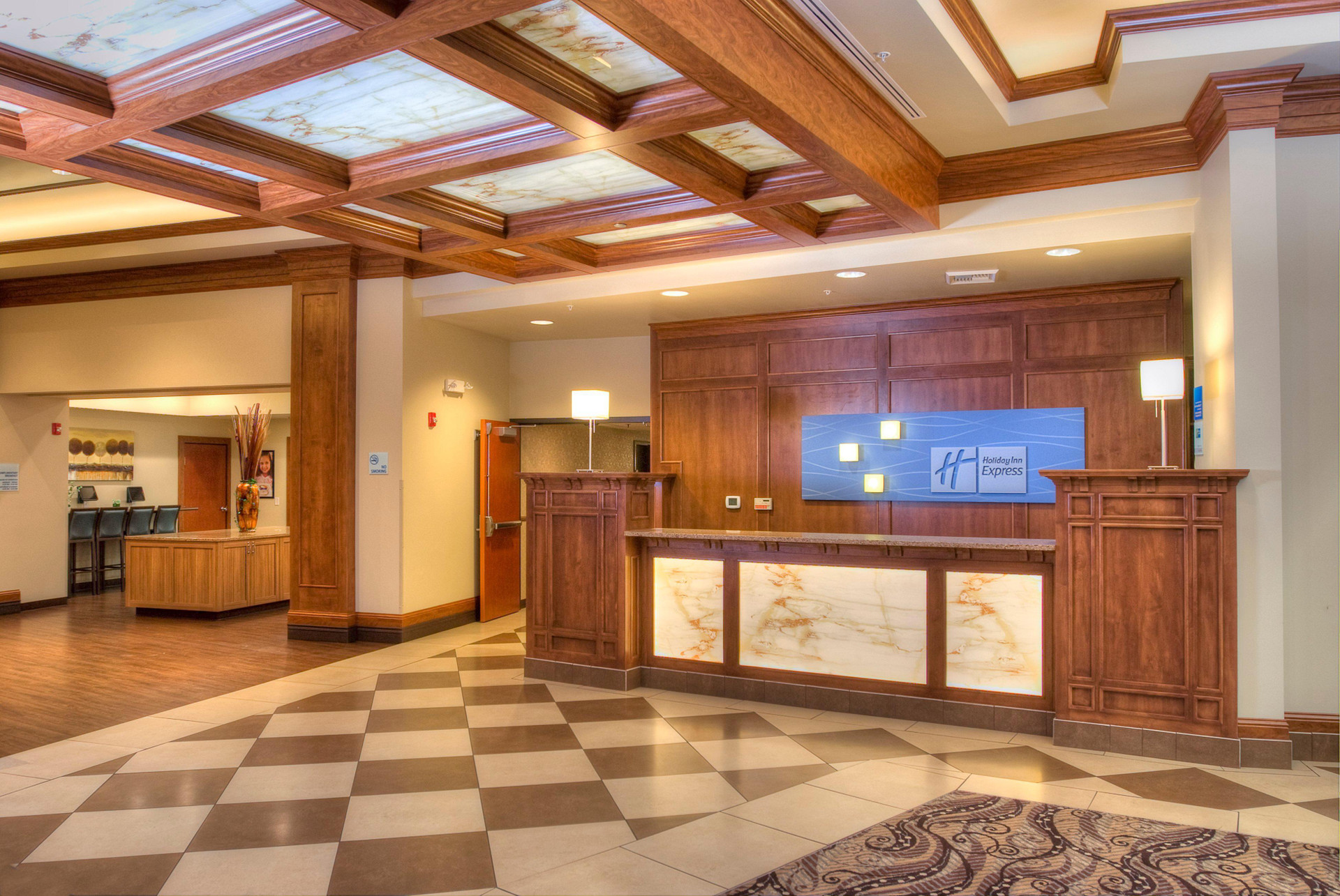 Vista Lobby Holiday Inn Express Spokane Downtown by IHG