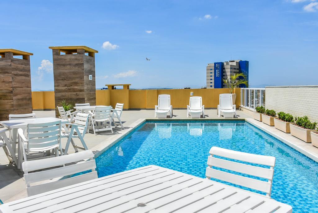 Vista Piscina Mont Blanc Suites Duque de Caxias