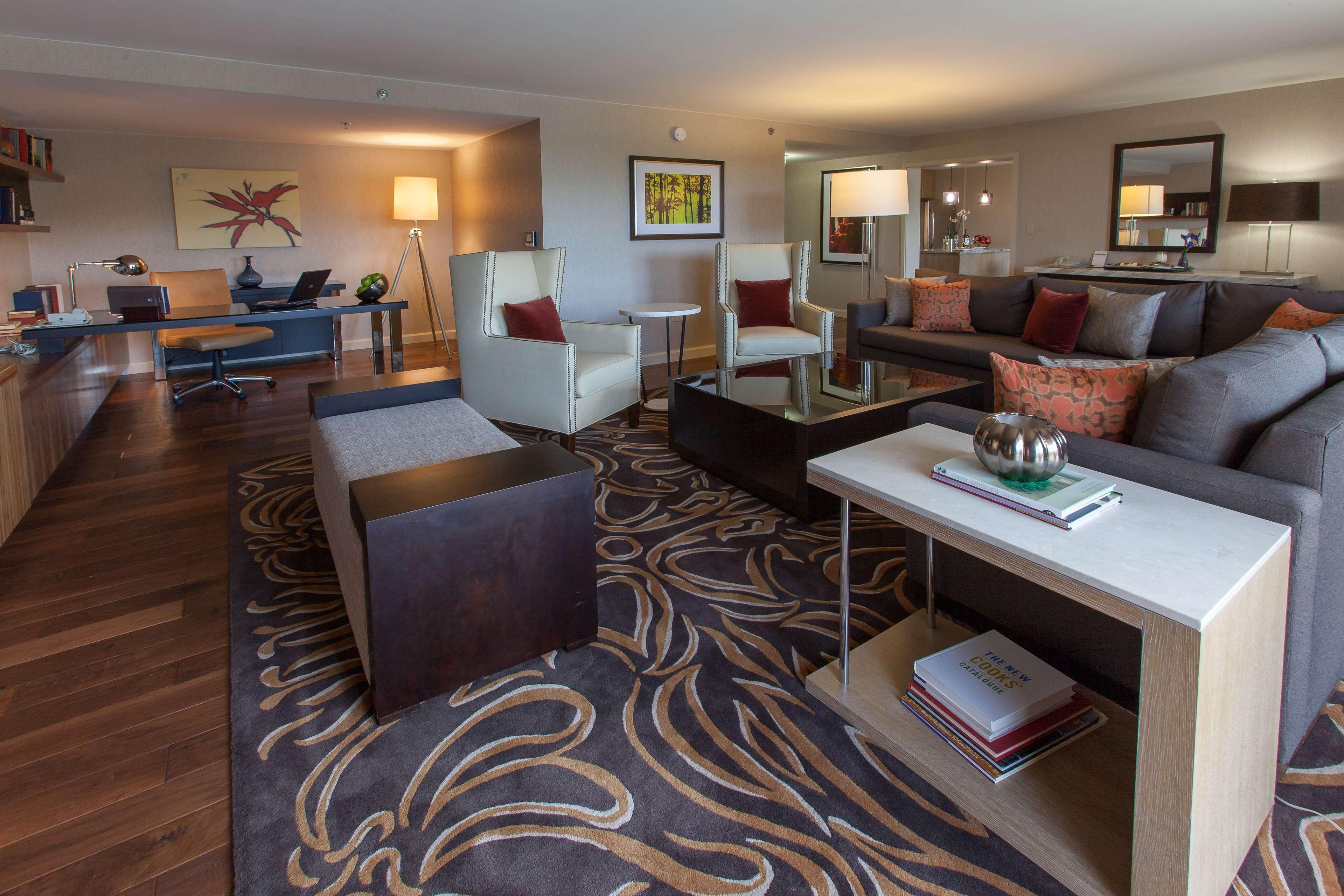 Vista Lobby DoubleTree by Hilton Pittsburgh - Green Tree