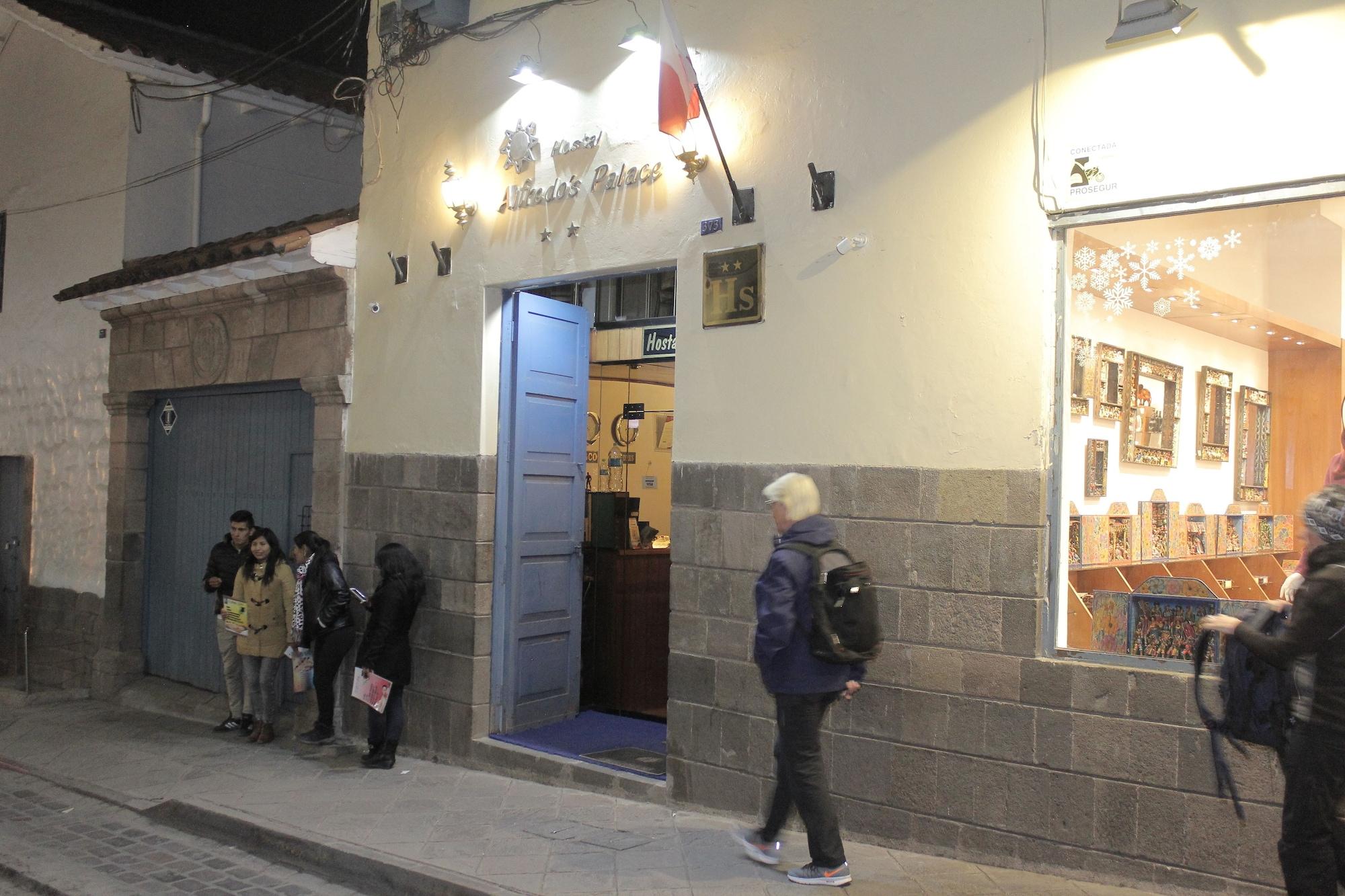 Vista Exterior Hostal Alfredo's Palace