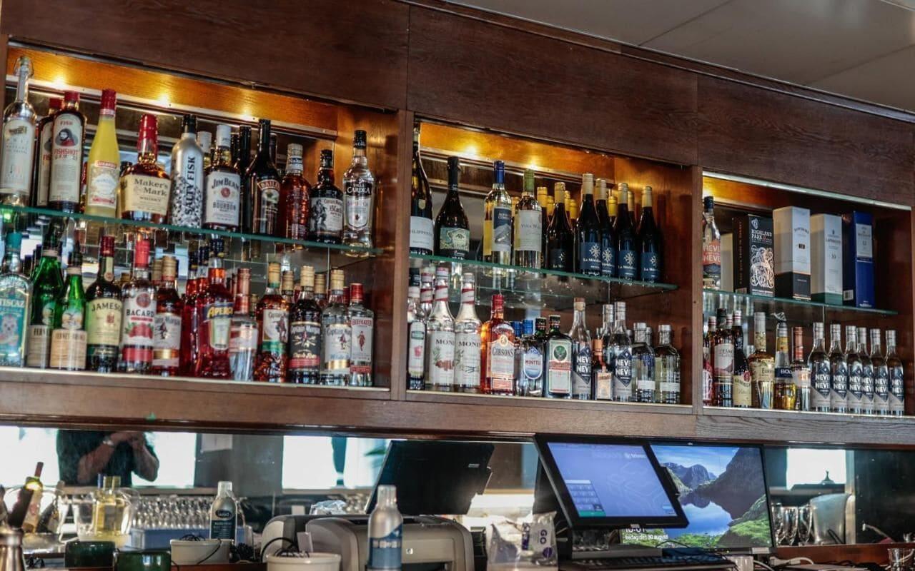 Bar/Salón Hotell Fars Hatt