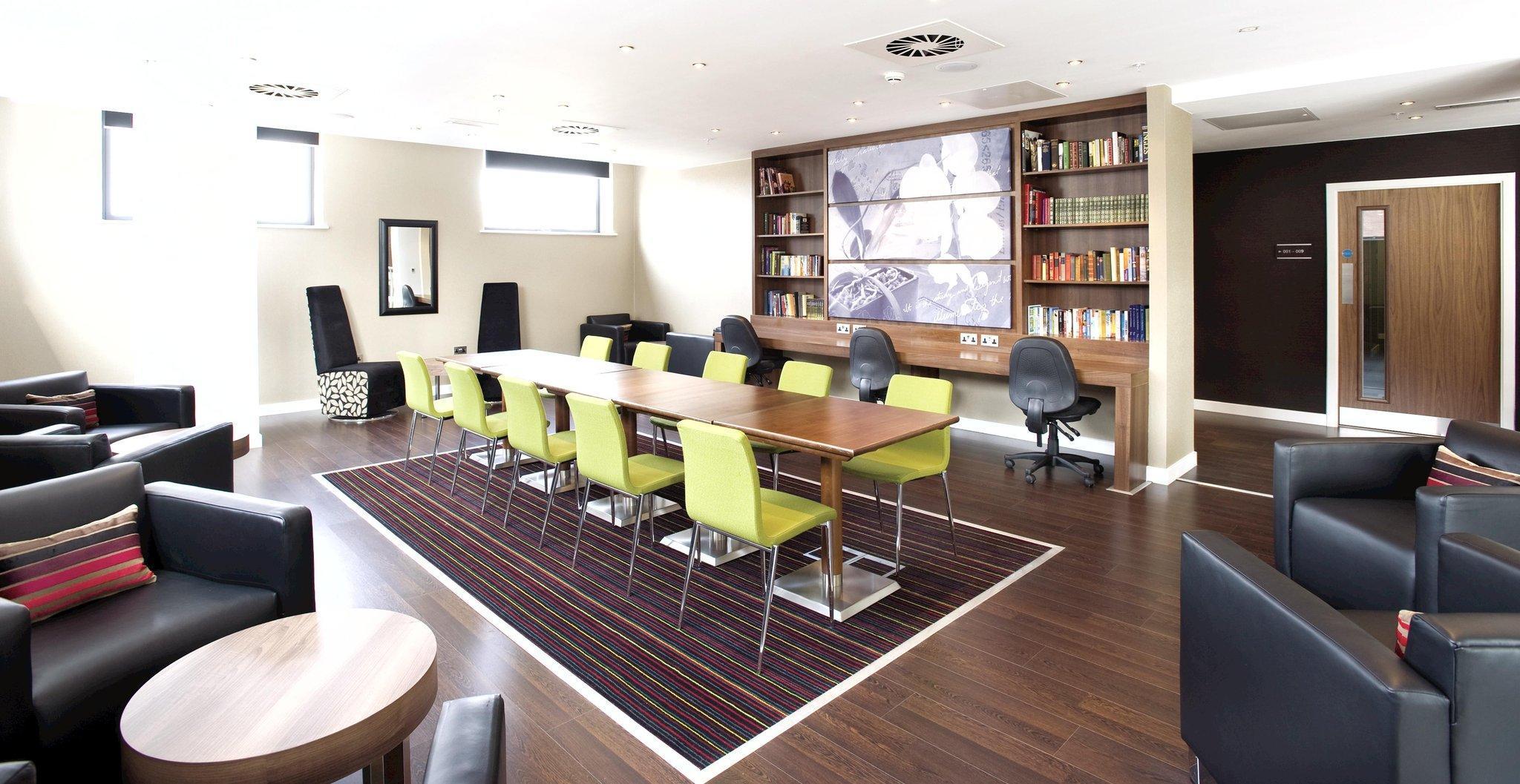 Vista Lobby Hampton by Hilton Exeter Airport