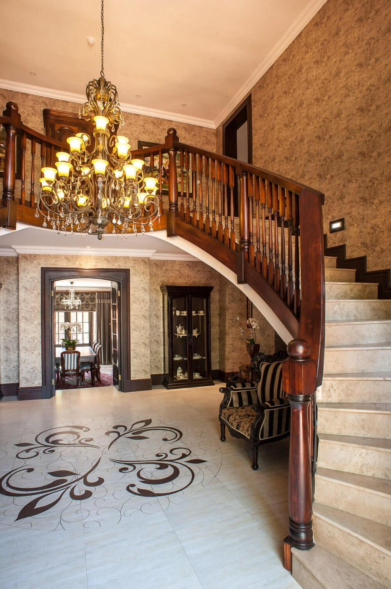 Varios Ivory Manor Boutique Hotel