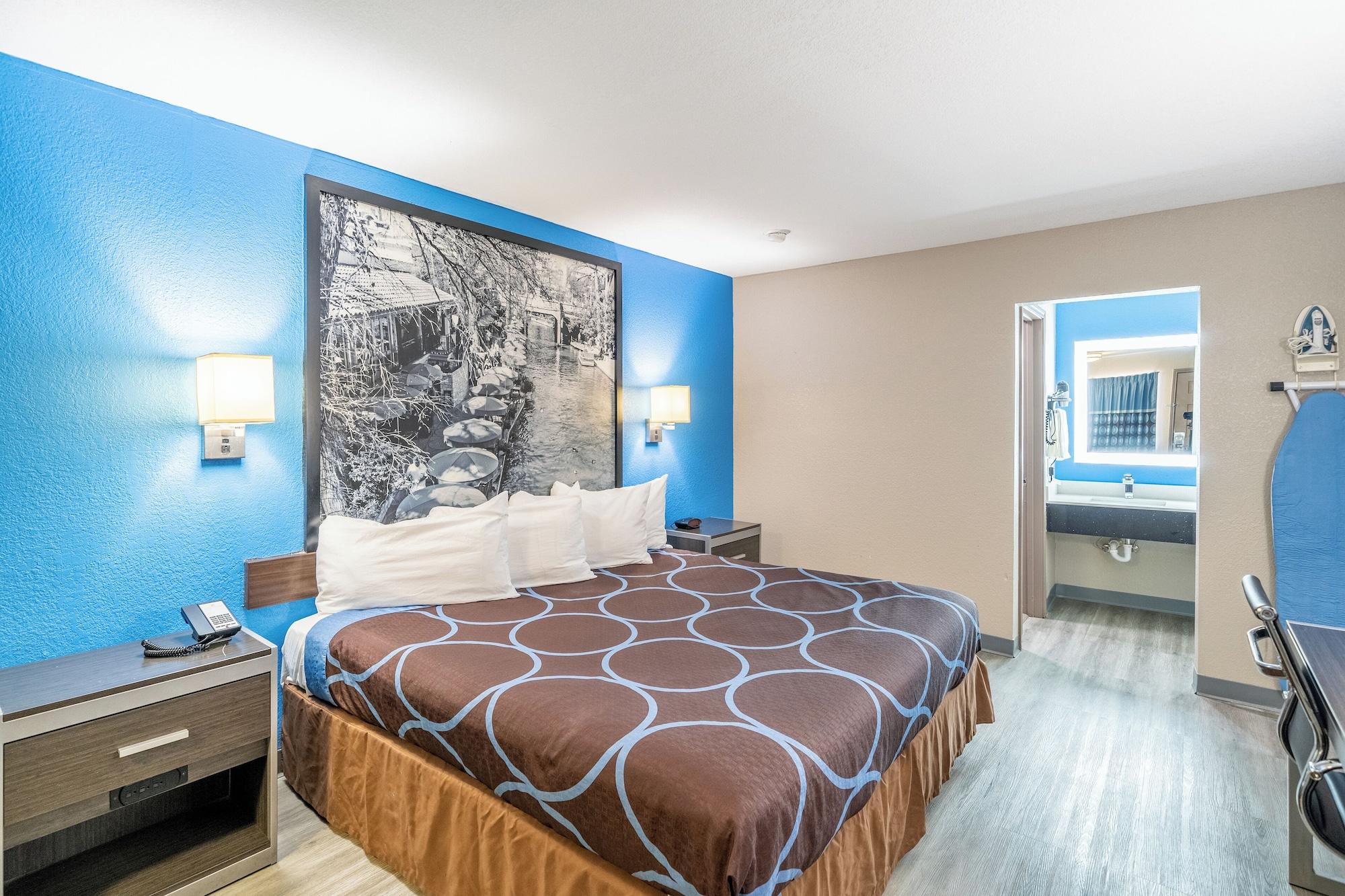 Habitación Super 8 by Wyndham San Antonio/Riverwalk Area