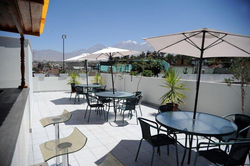 Varios Maison du Soleil