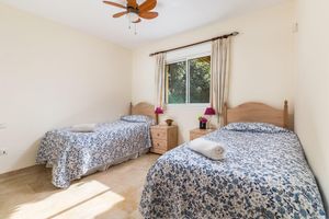 Alquiler Vacacional - Luxury villa with private pool in San Roque Golf Resort