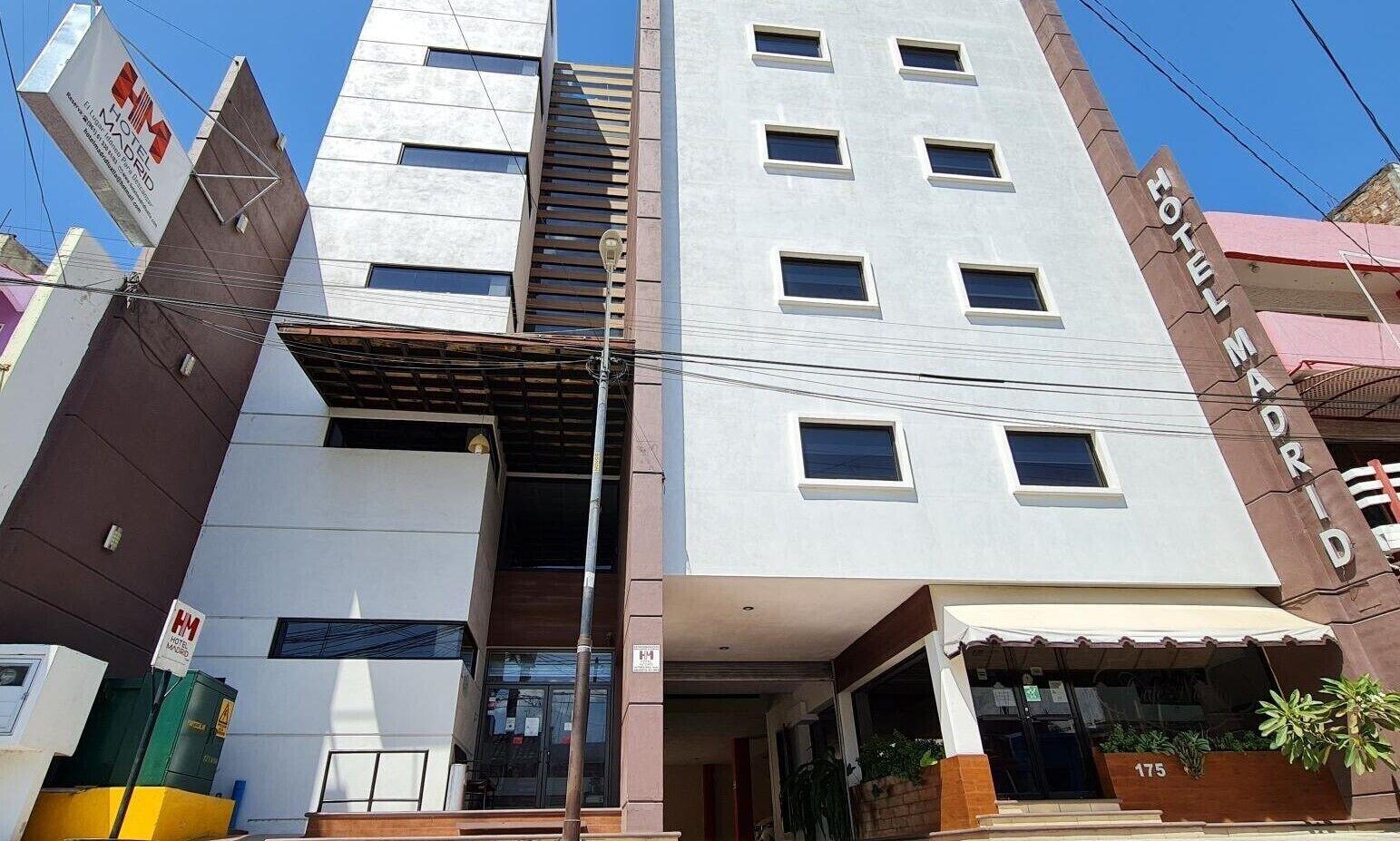 Vista Exterior Hotel Madrid Tuxtla