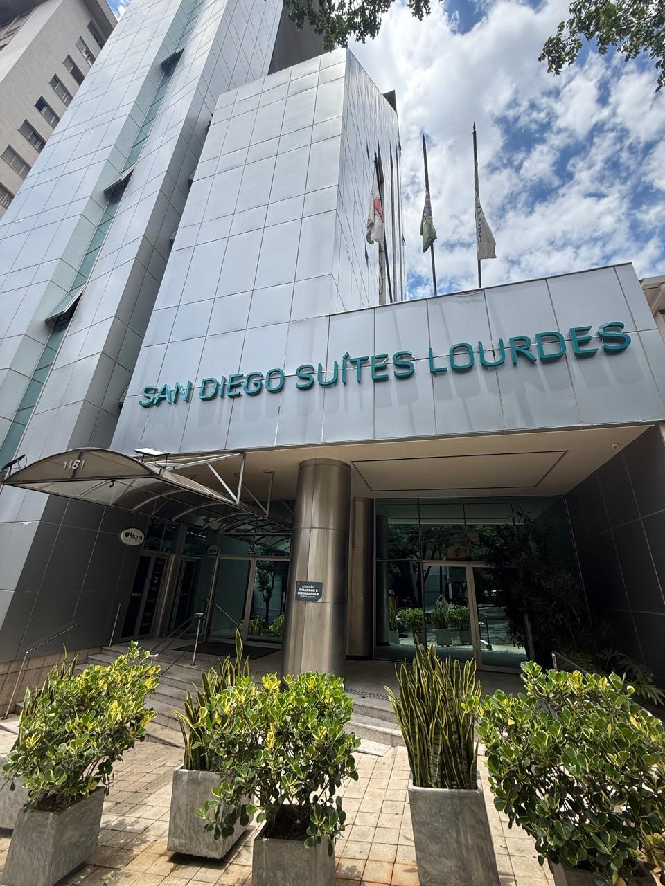 Vista Exterior San Diego Suites Lourdes