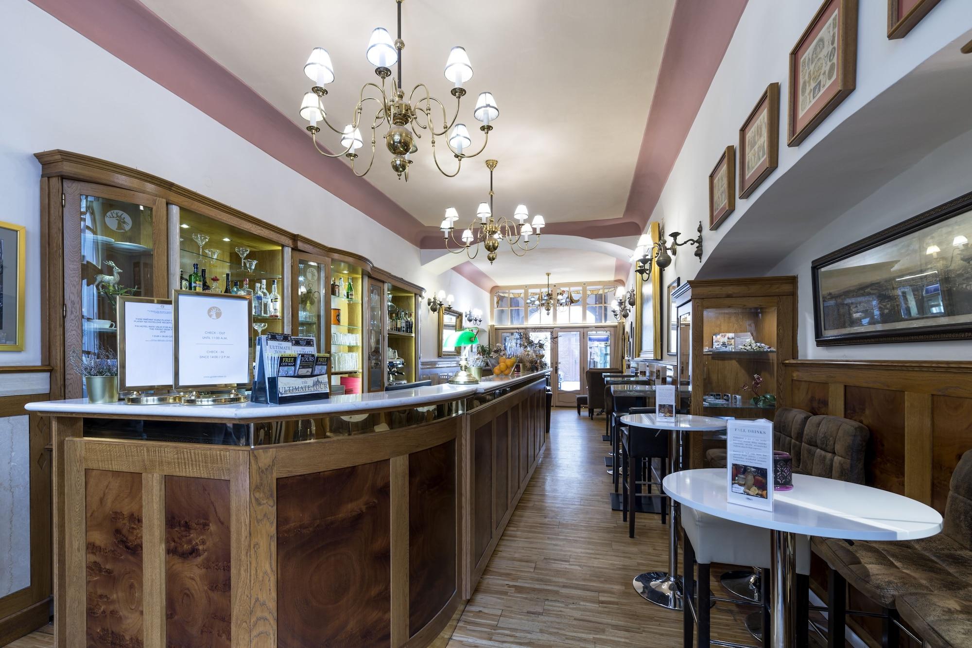 Bar/Salón Hotel U Zlateho Jelena