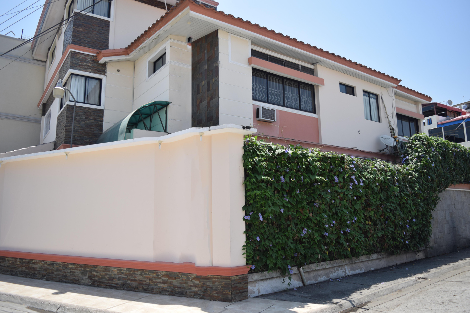 Vista Exterior Hostal Murali