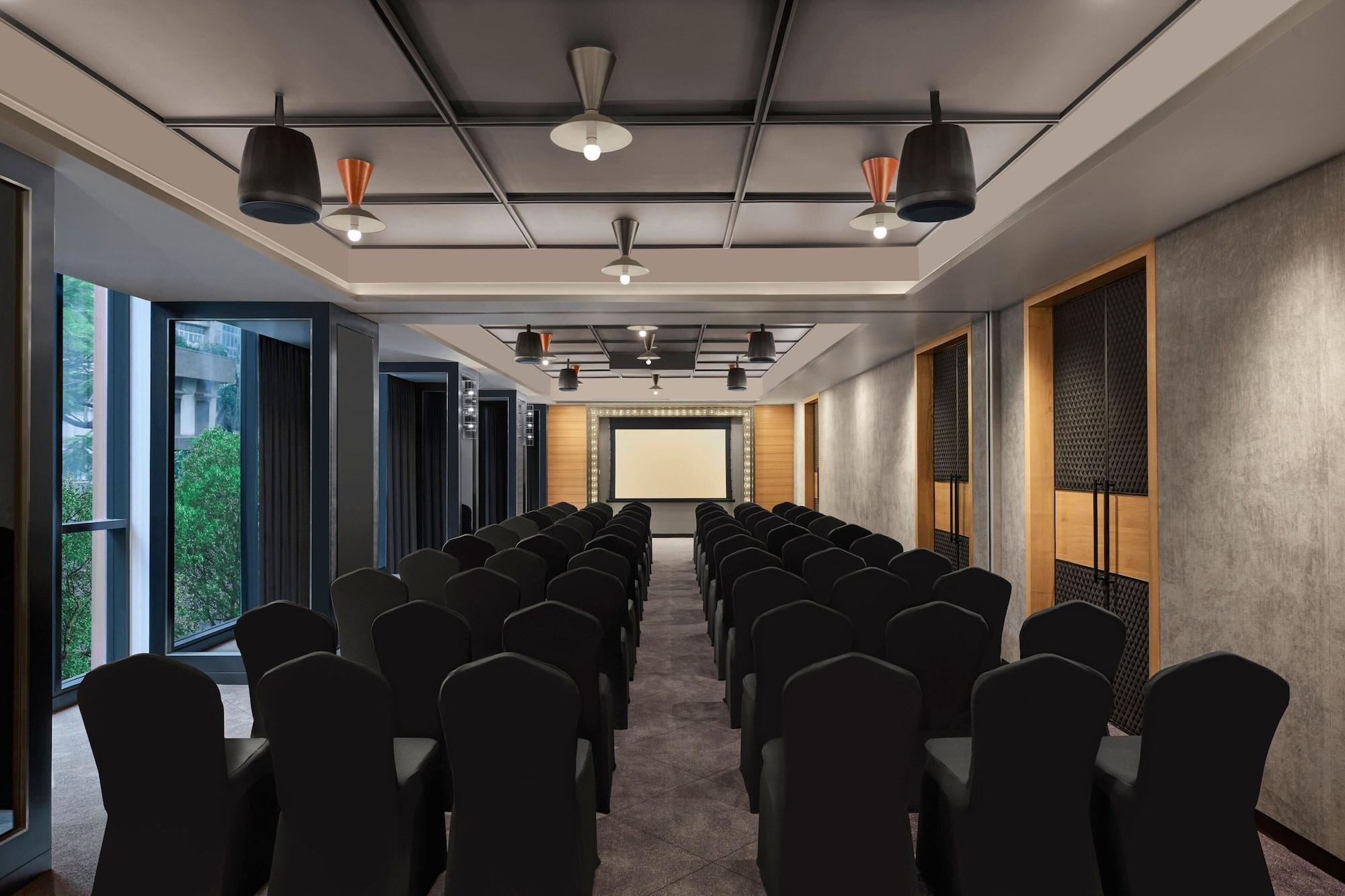 Sala de Reuniones Moxy Mumbai Andheri West