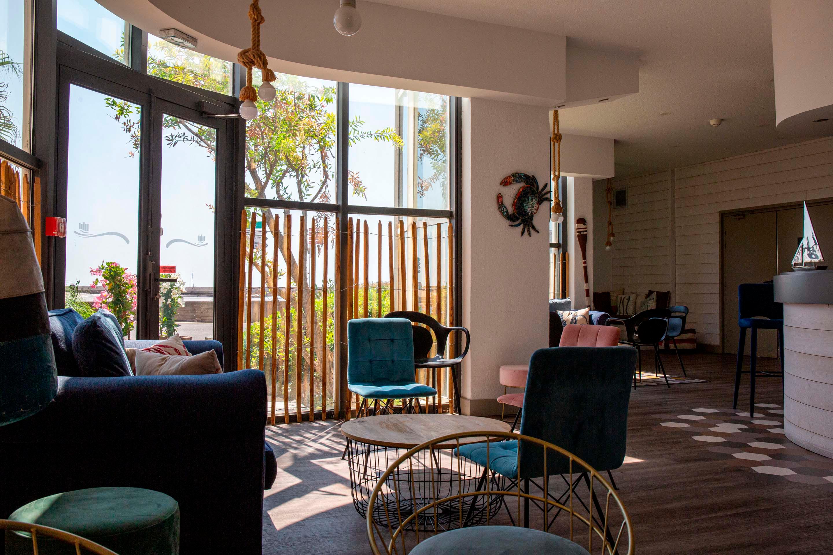 Vista Lobby Port Marine