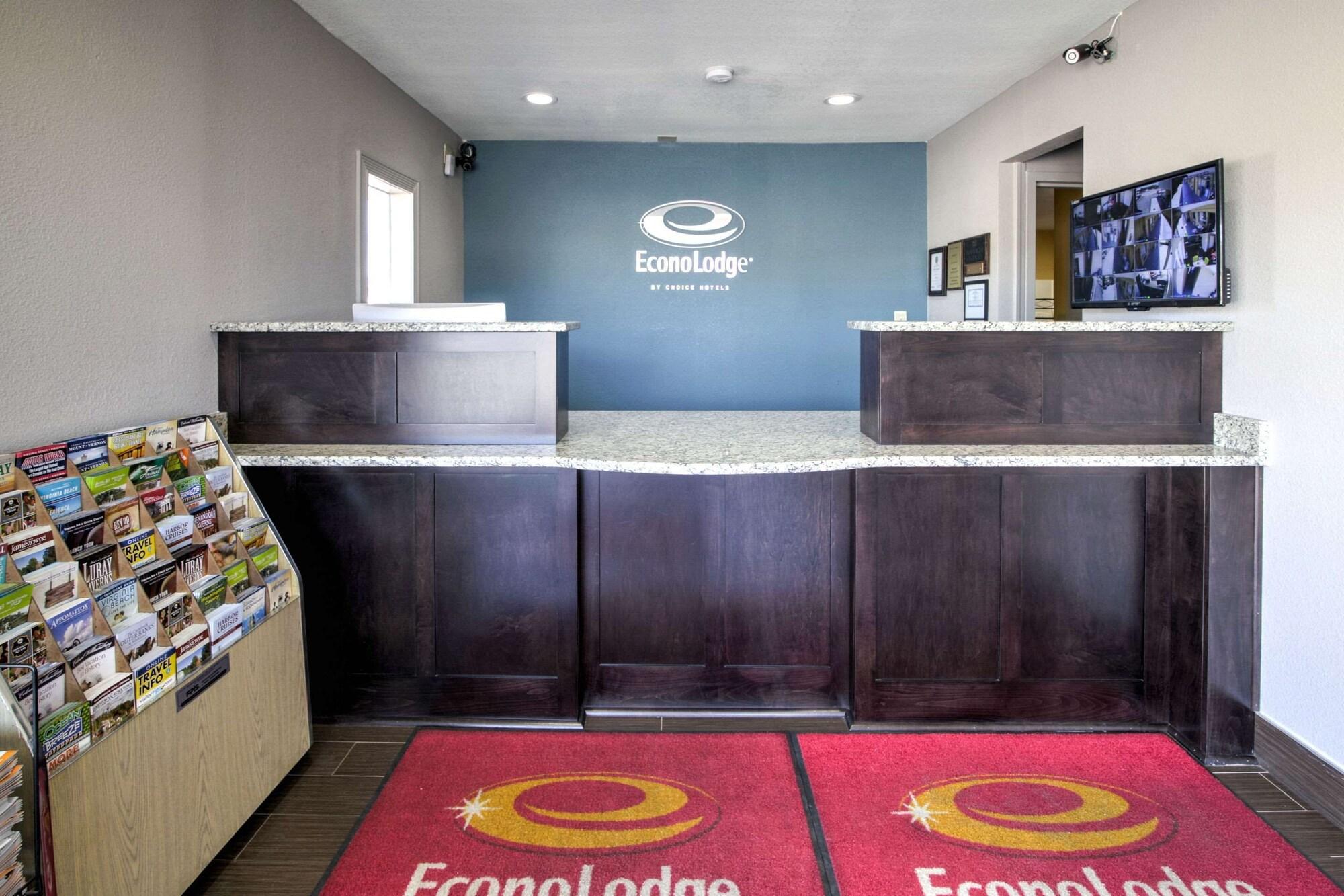 Vista Lobby Econo Lodge Norfolk Airport