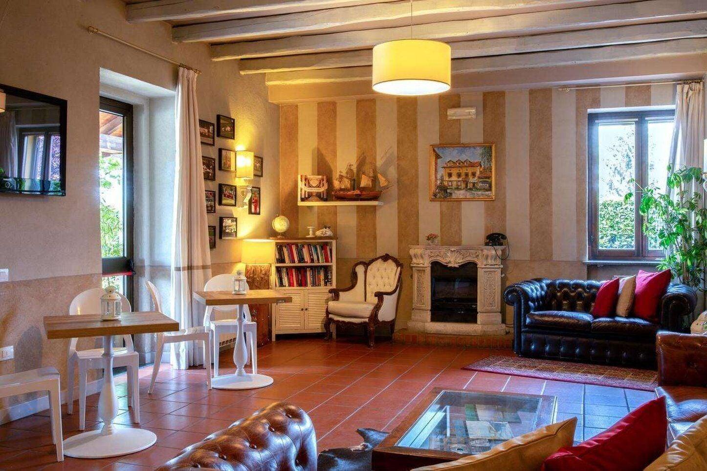 Bar/Salón Hotel La Bergamina