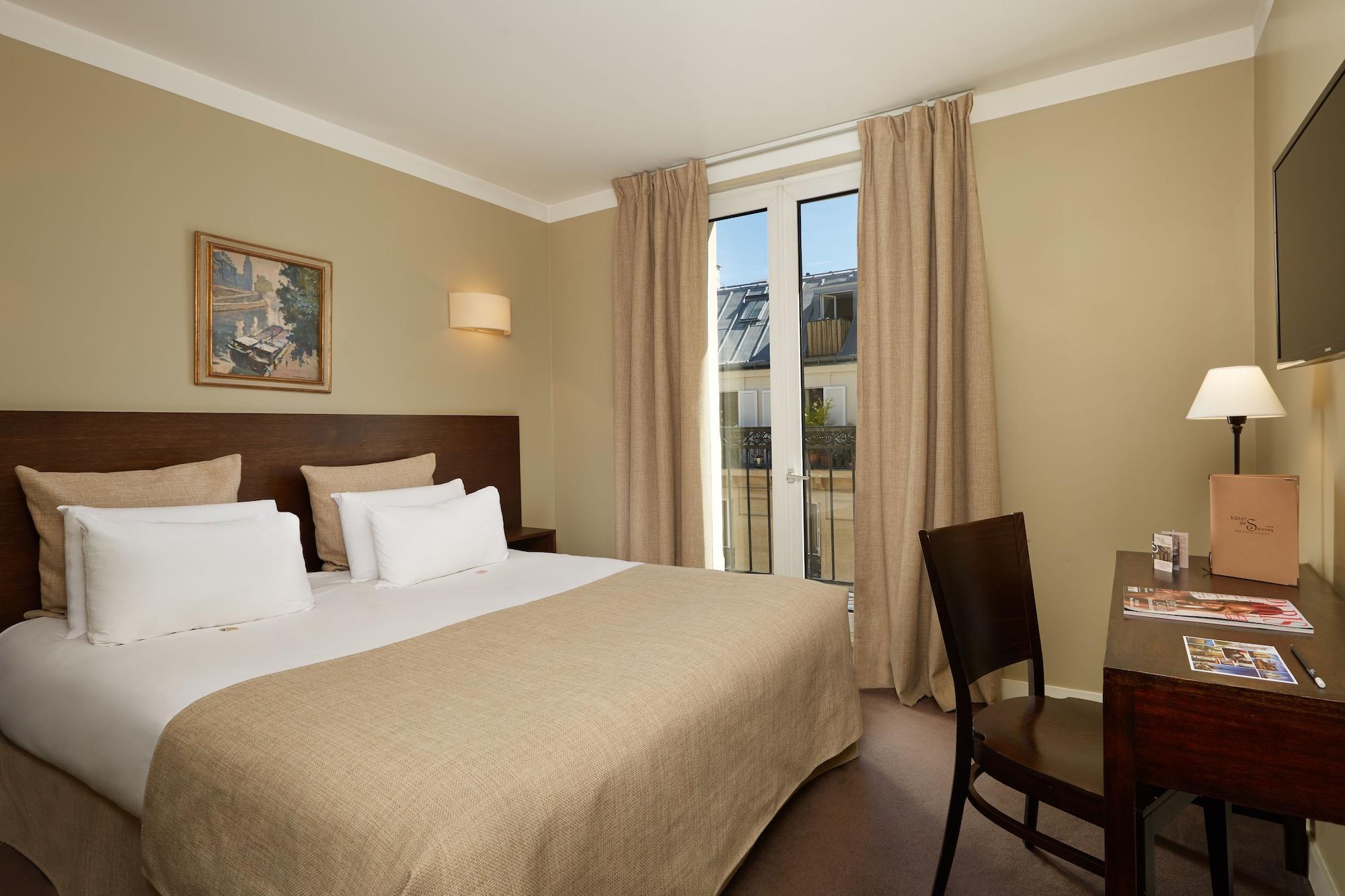 Vista Exterior Hotel De Sevres