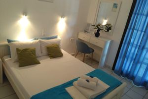 Arriendo temporal - Julie's studio in Kokkini Hani, 2 mins walk to beach. Near famous theme parks!