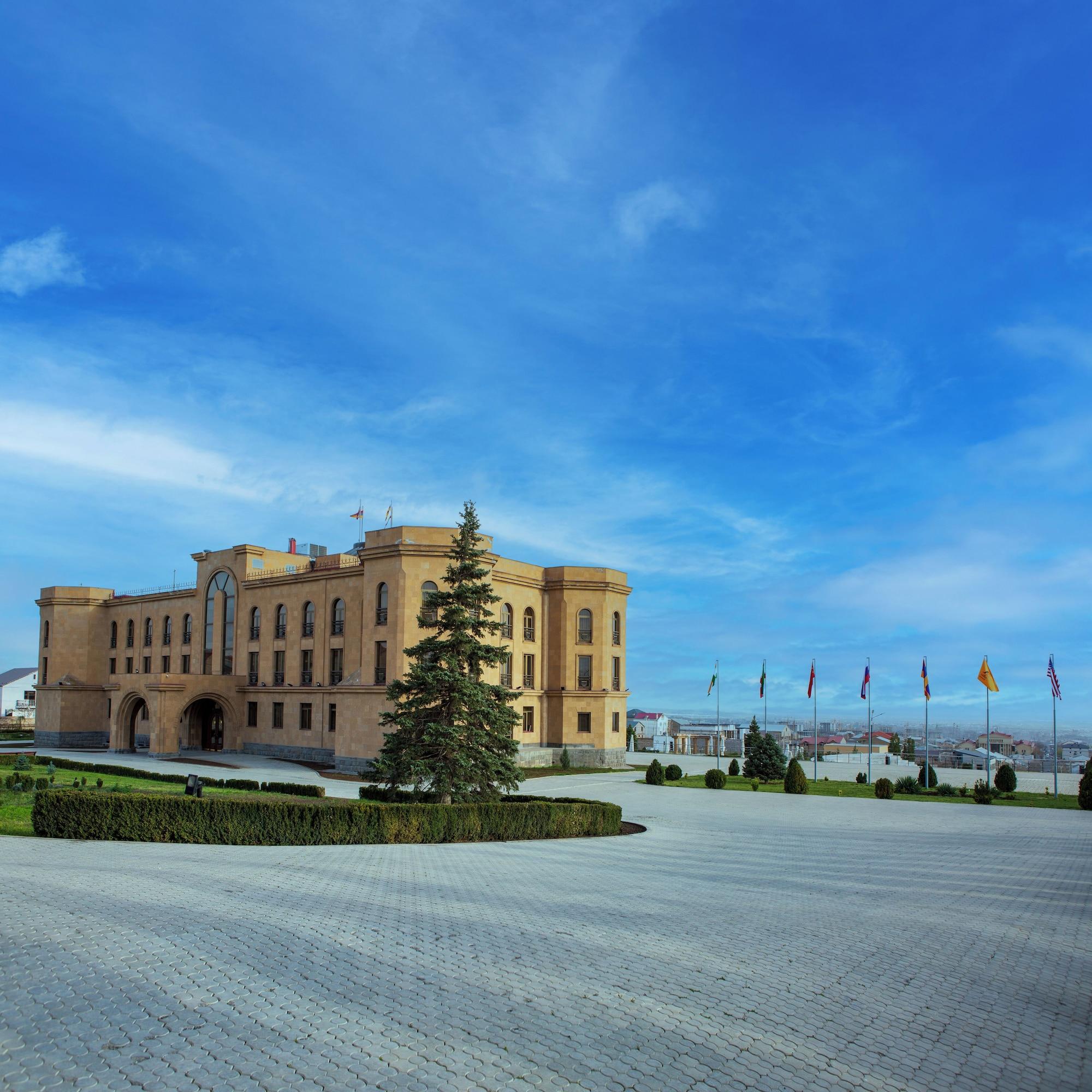 Vista Exterior Latar Hotel Complex