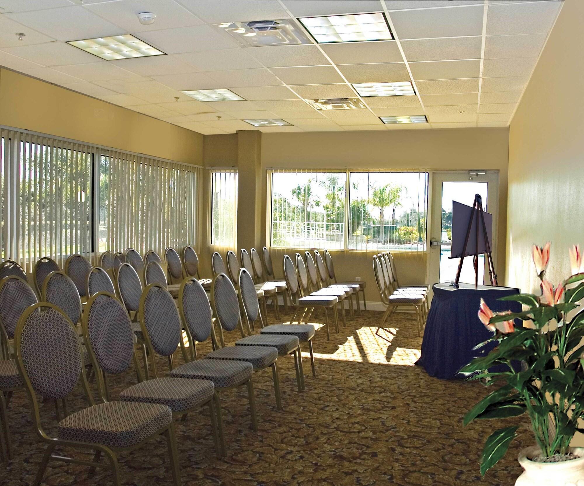 Sala de Reuniones Holiday Inn Express & Suites Cocoa by IHG
