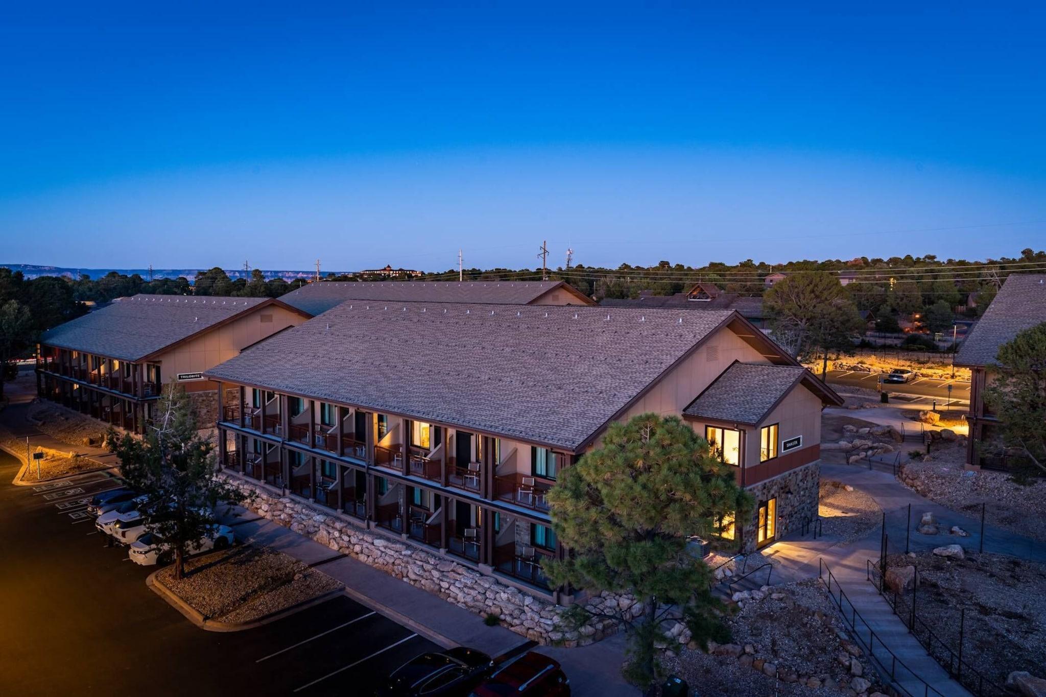Vista Exterior Maswik Lodge - Inside the Park