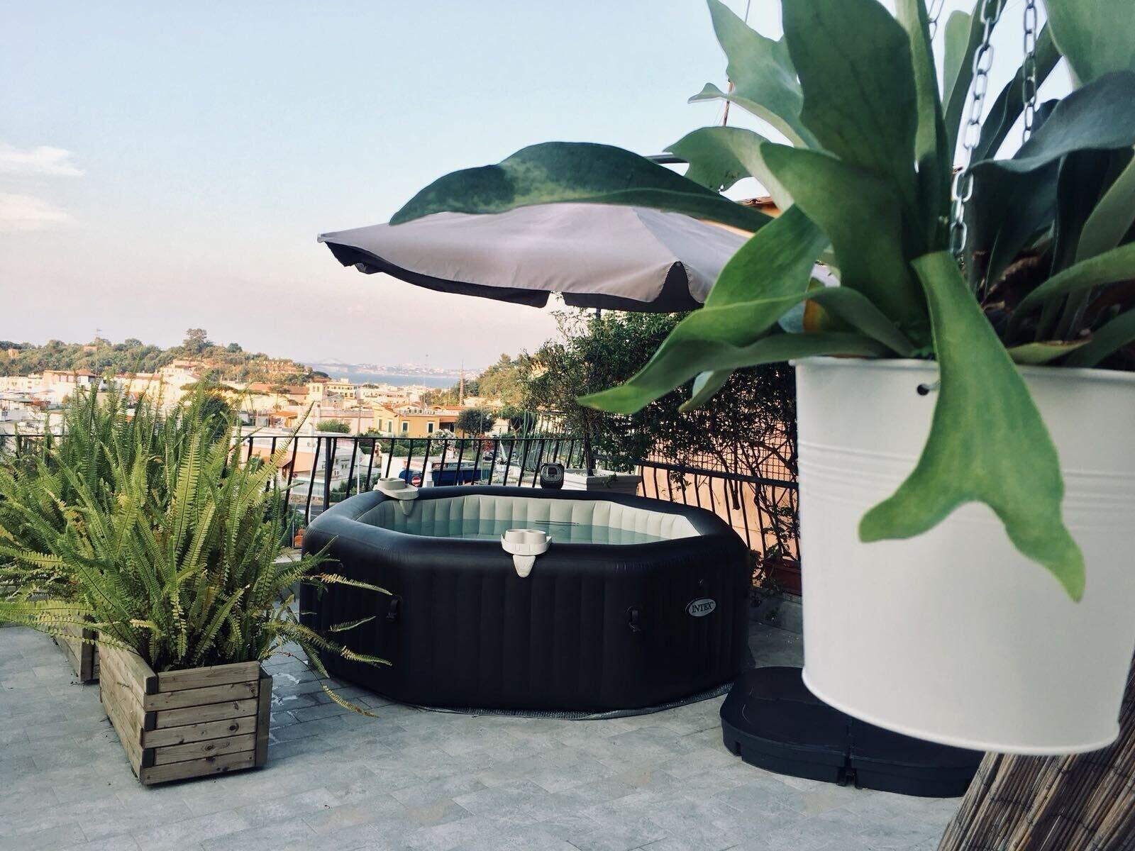 Instalaciones Recreativas Black Market Hotel