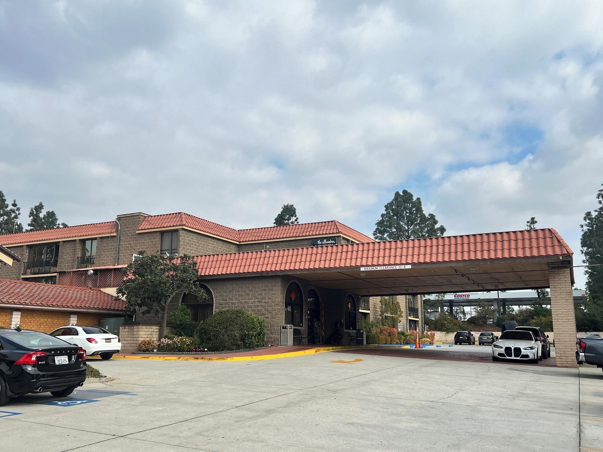 Vista Exterior Alhambra Hotel