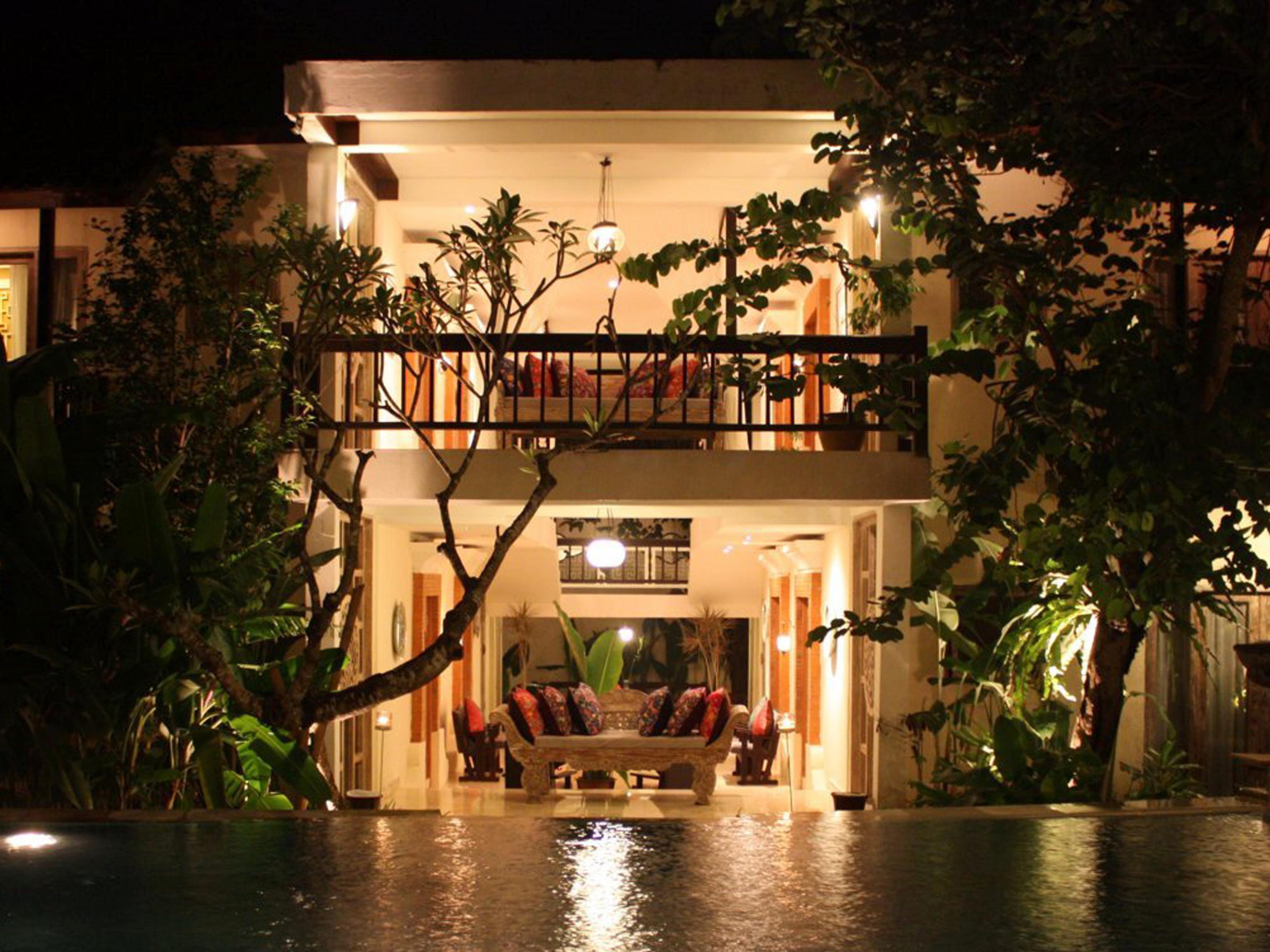 Varios Abian Biu Mansion