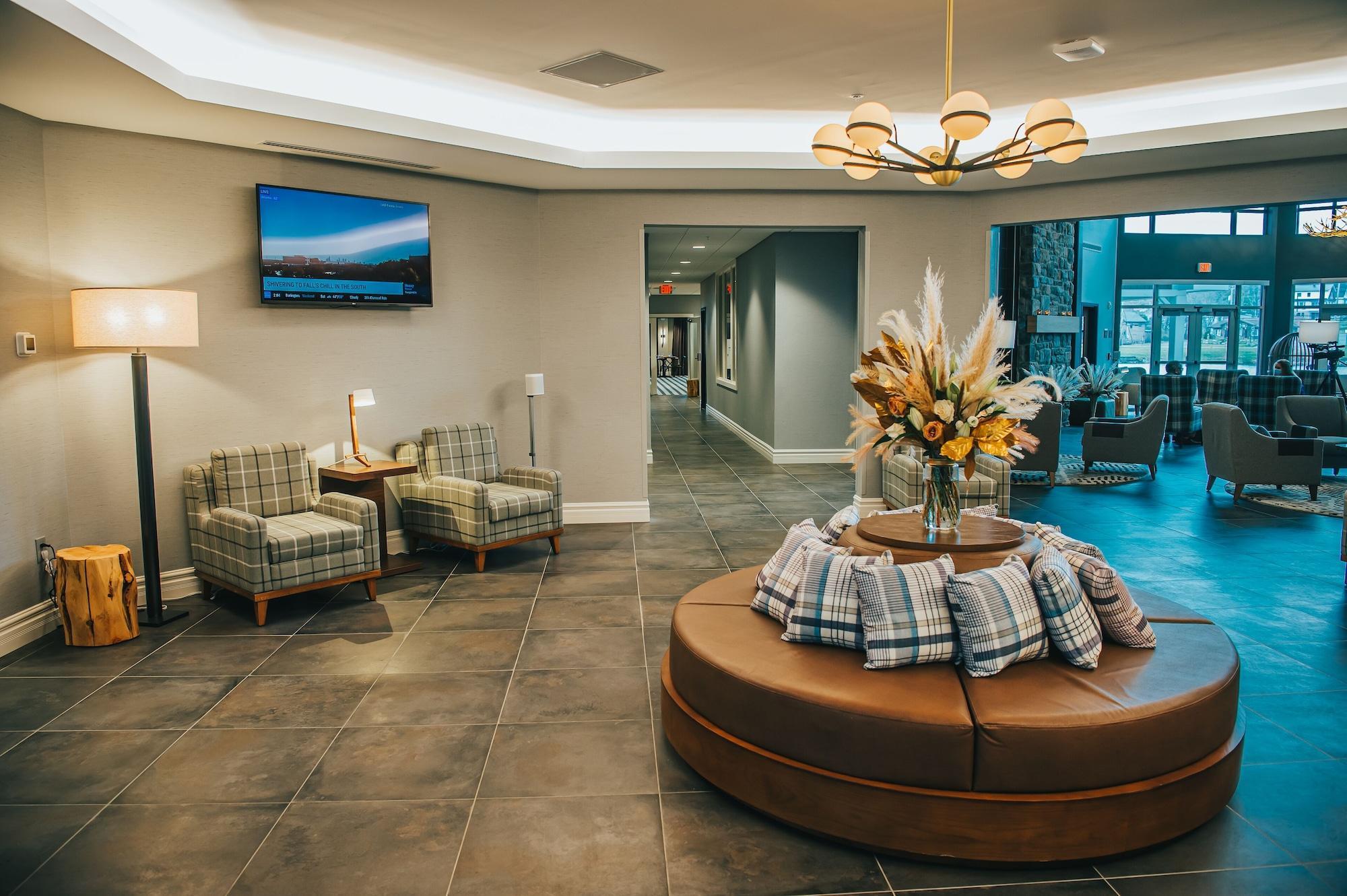 Vista Lobby Voco Saranac Lake Ny - Waterfront
