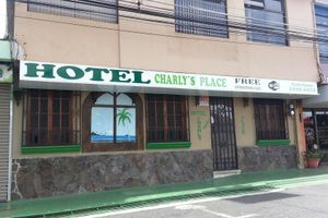 Alojamiento - Charly's Place Hotel