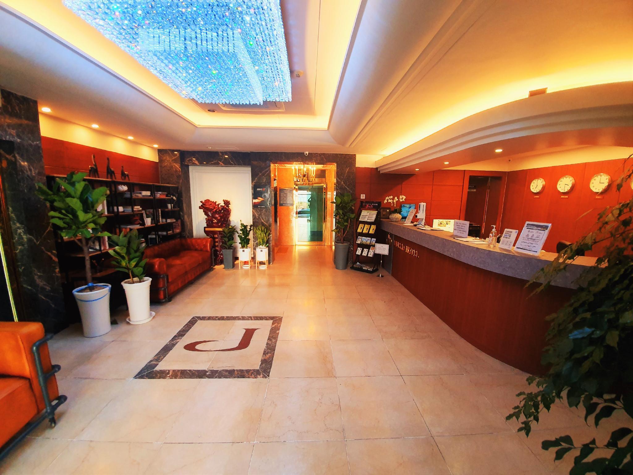 Vista Lobby Uneed Hotel