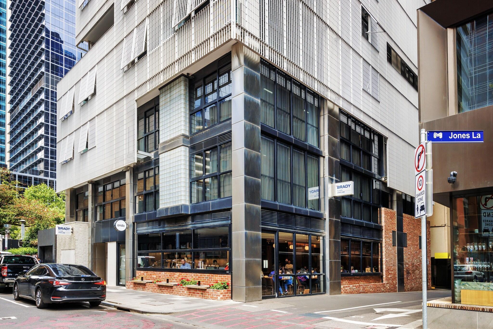 Vista Exterior Brady Hotels Jones Lane