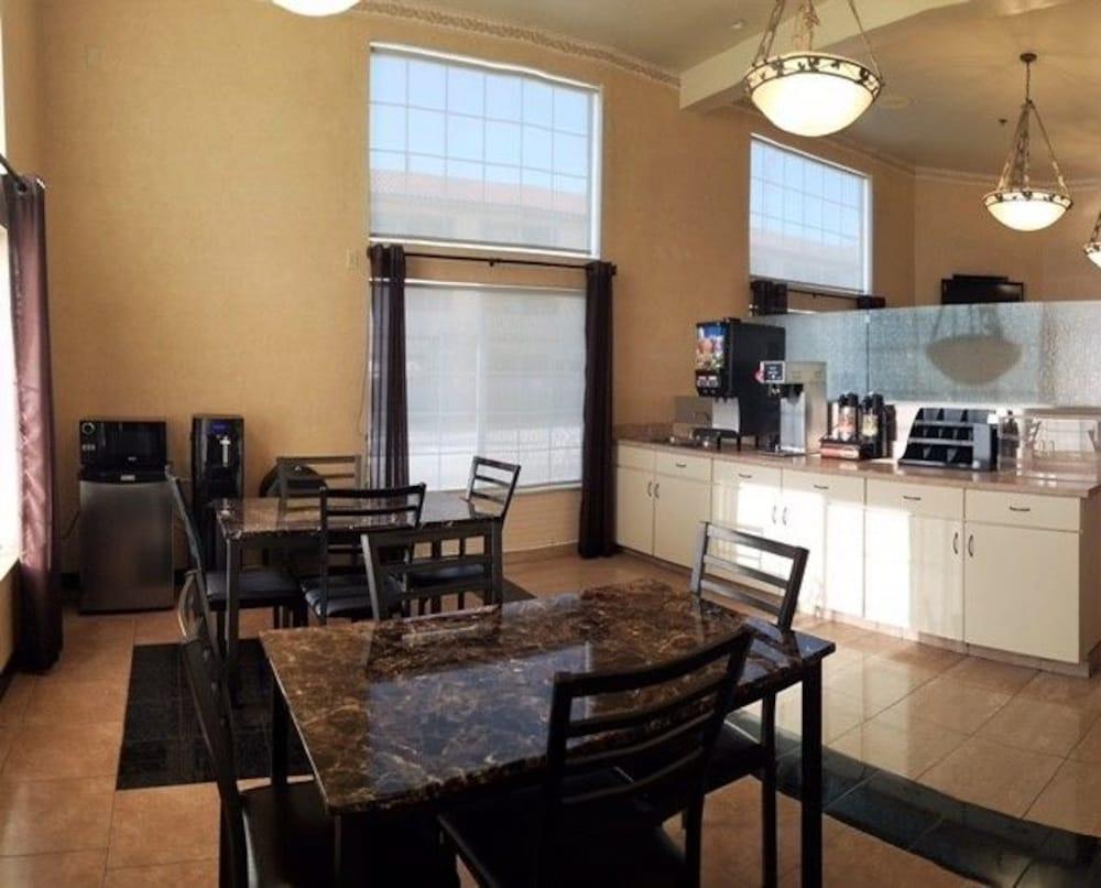Restaurant Mid City Inn and Suites
