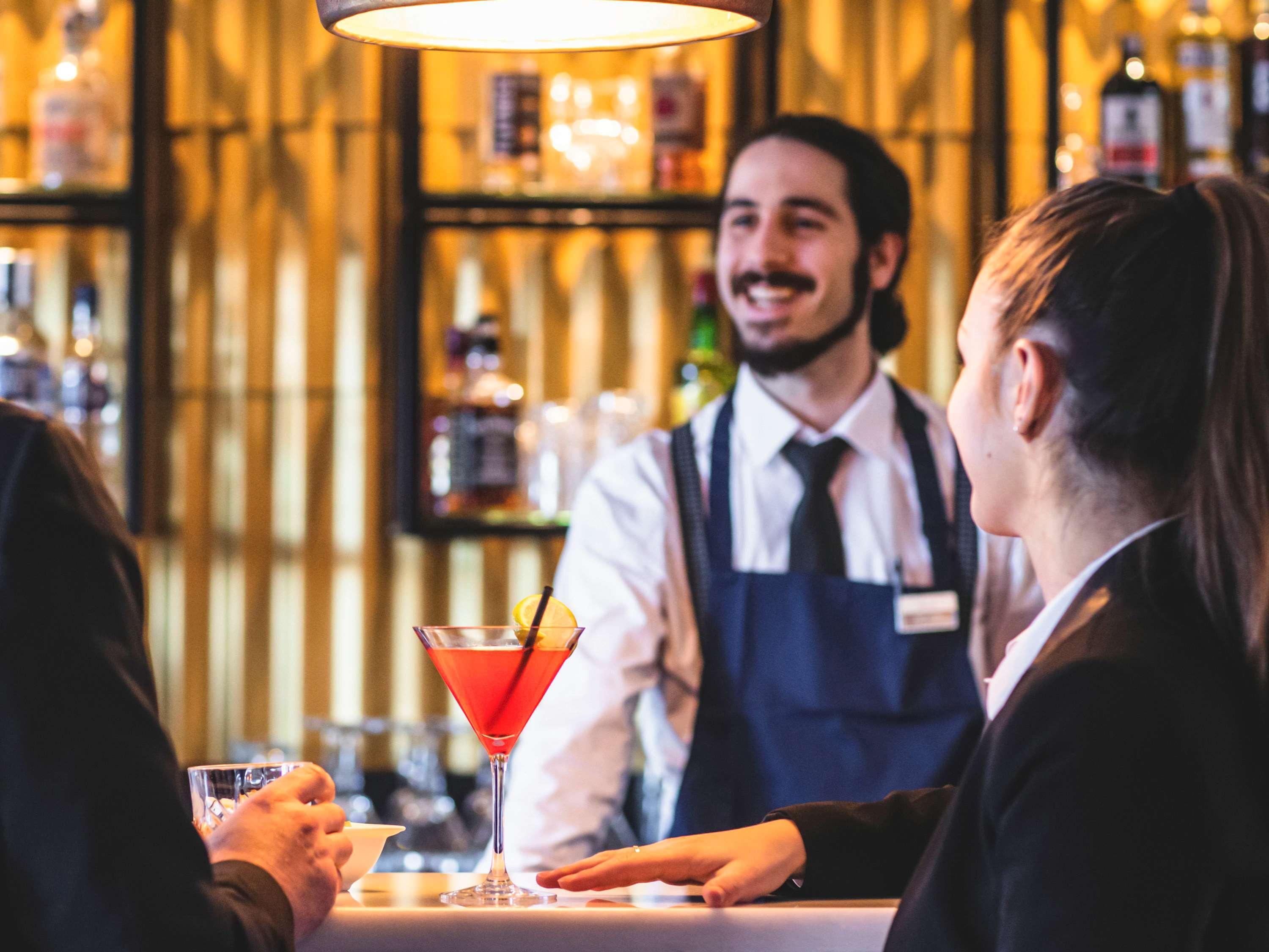 Bar/Salón Mercure Pau Palais Sports