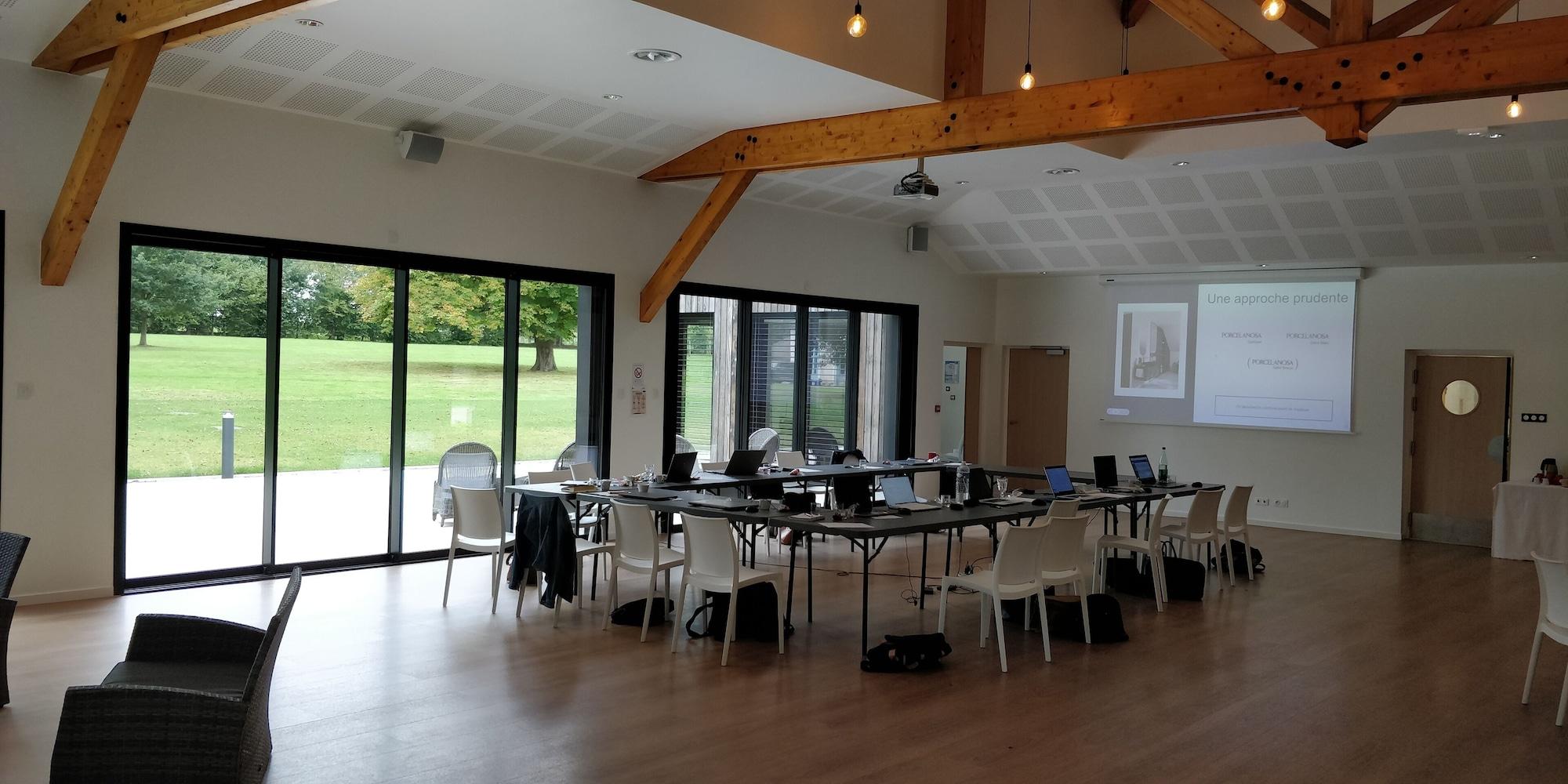Sala de Reuniones Château du Pin