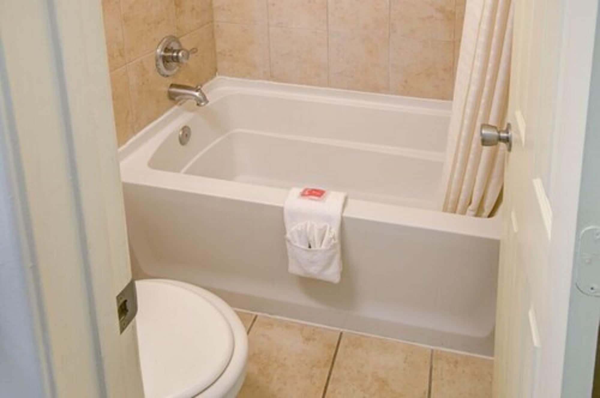Equipamiento de Habitación Econo Lodge East