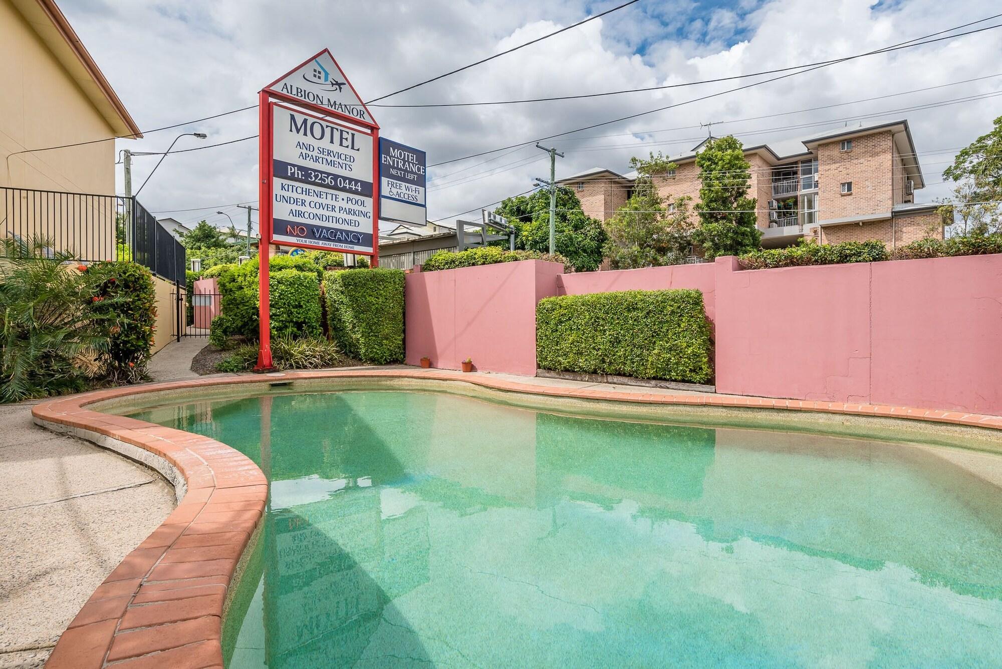 Varios Albion Manor