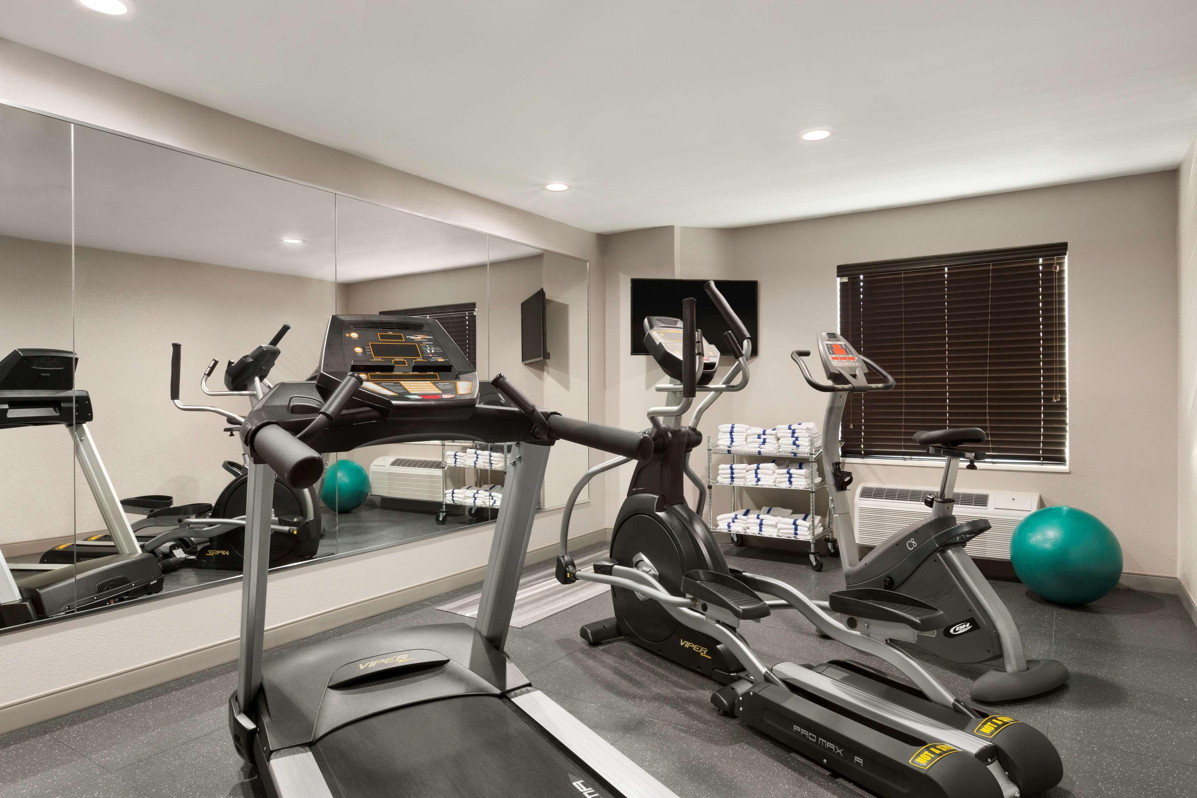 Instalaciones Recreativas Country Inn & Suites by Radisson, San Antonio Medical Center, TX