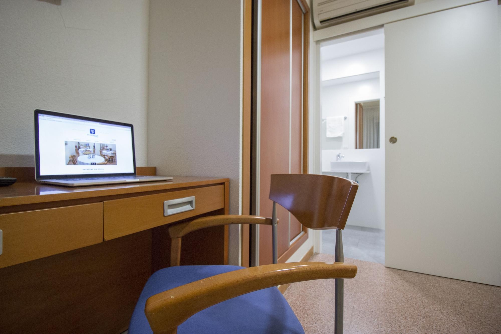 Set de Habitación Hostal Pensimar
