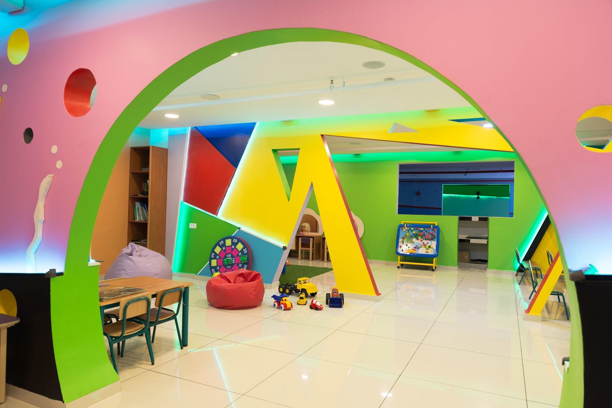 Instalaciones Recreativas Club Hotel Tiberias