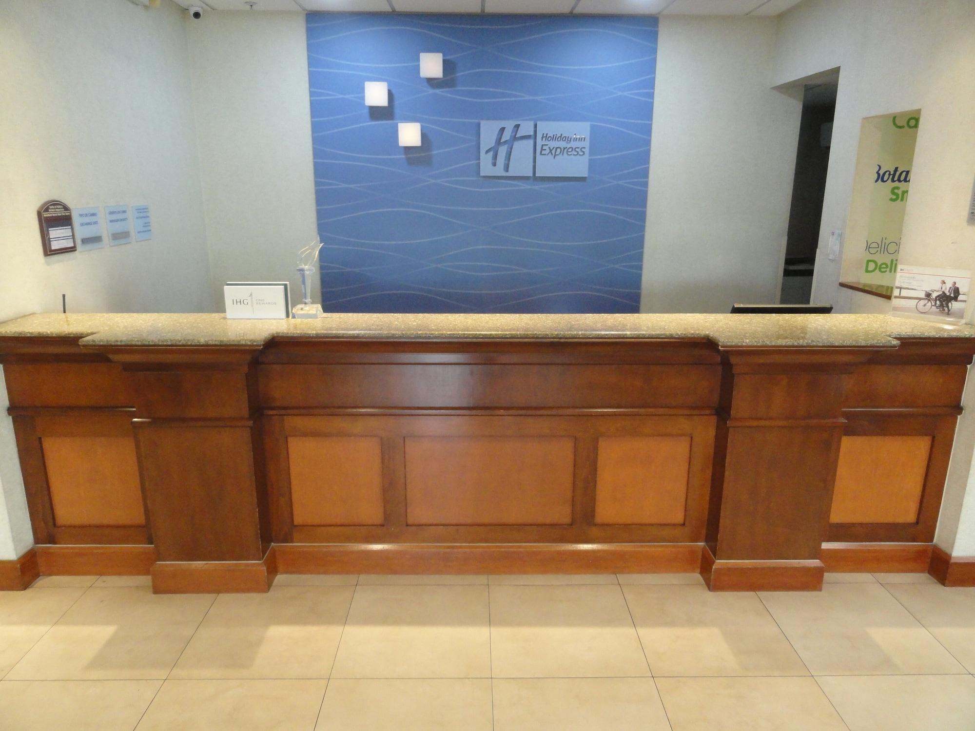 Vista Lobby Holiday Inn Express Hotel & Suites Toluca Zona Aeropuerto by IHG