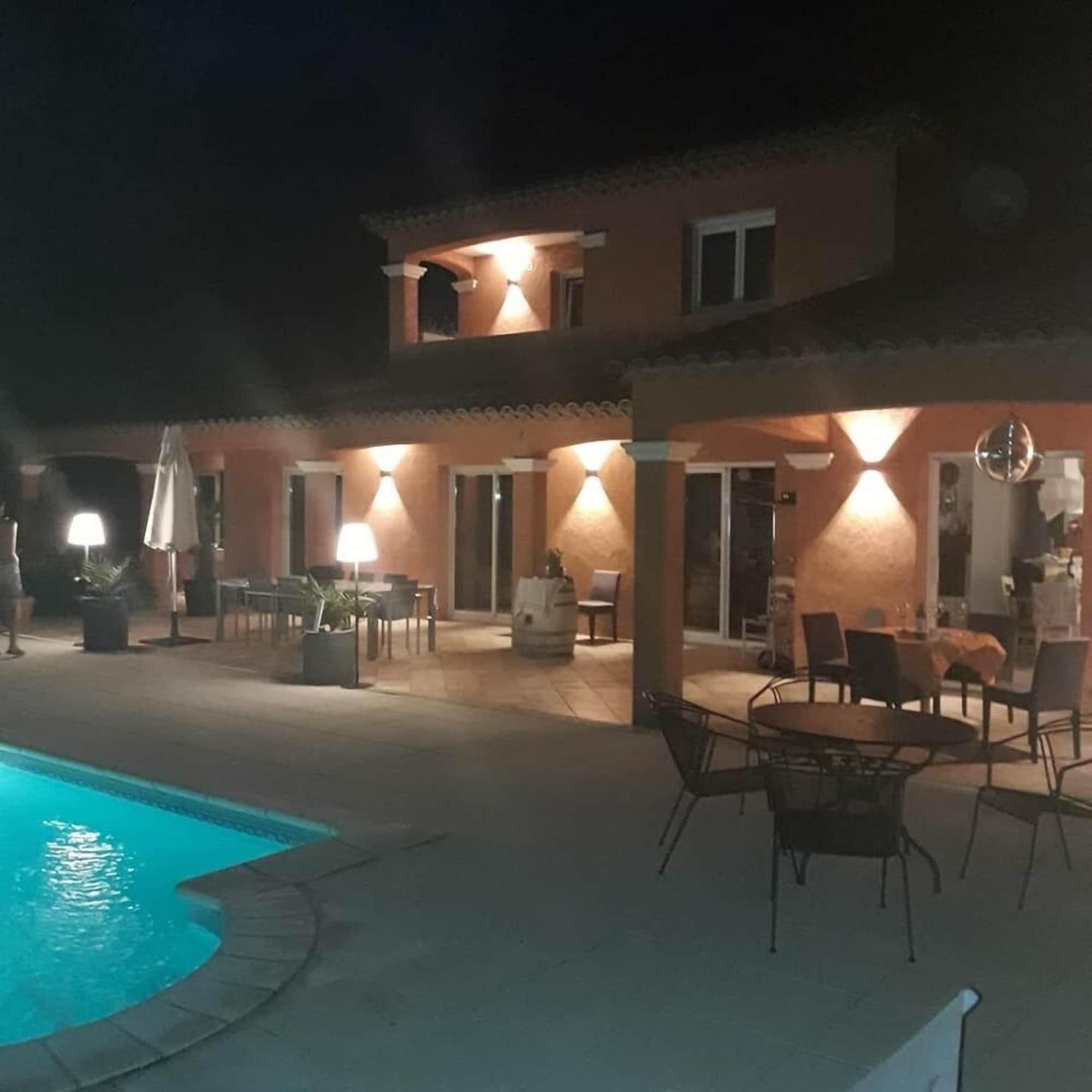Vista Exterior Villa Catharina