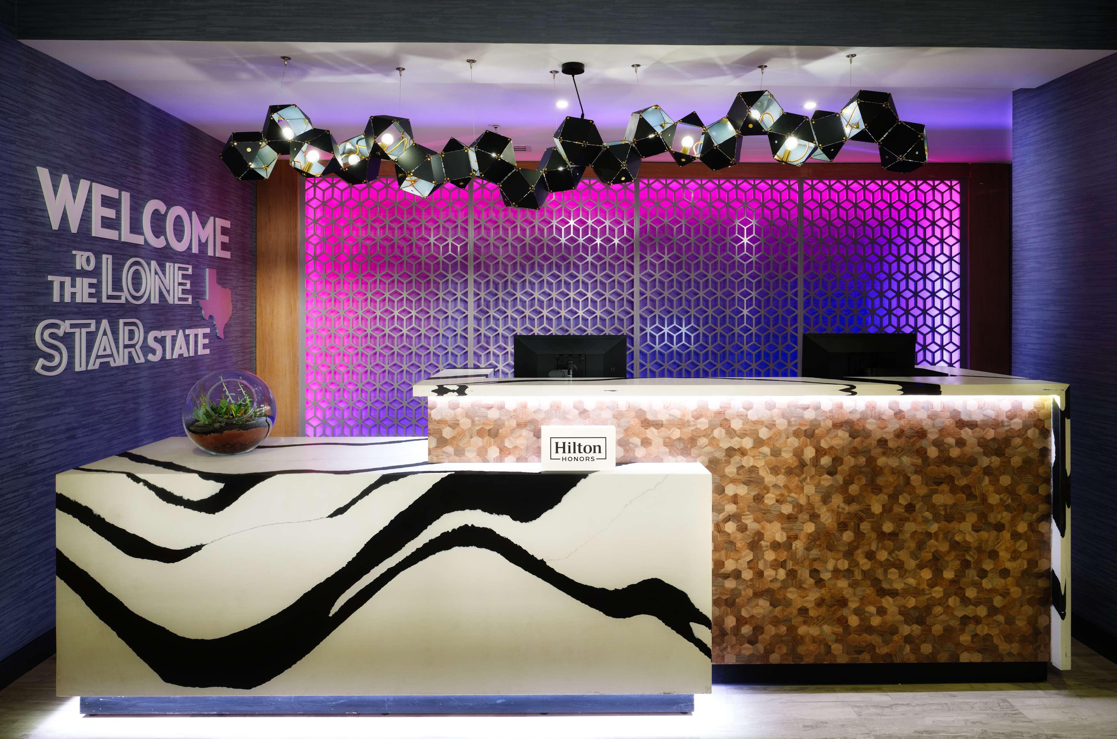 Vista Lobby Hampton Inn & Suites Dallas-DFW ARPT W-SH 183 Hurst