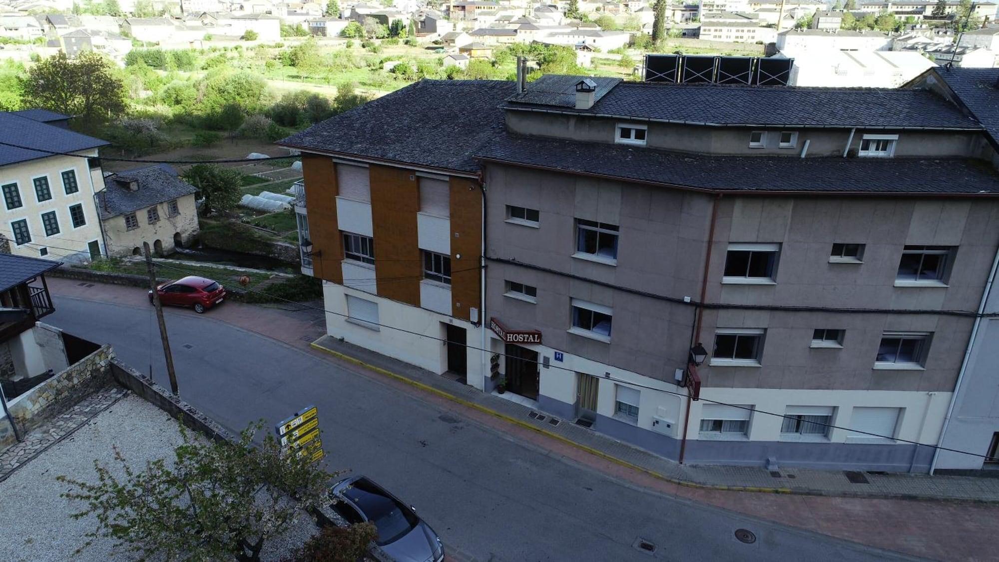 Vista Exterior Hostal Cruce