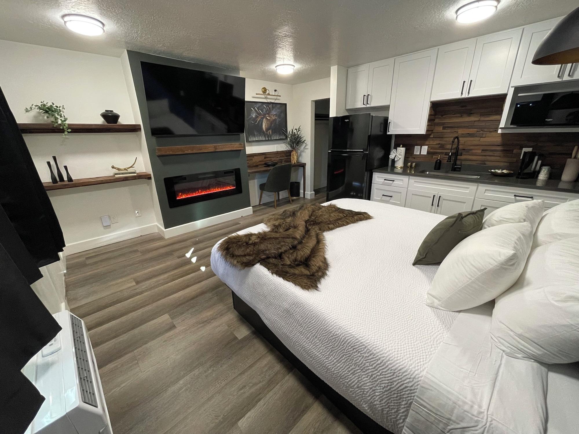 Varios CB&M Downtown Suites