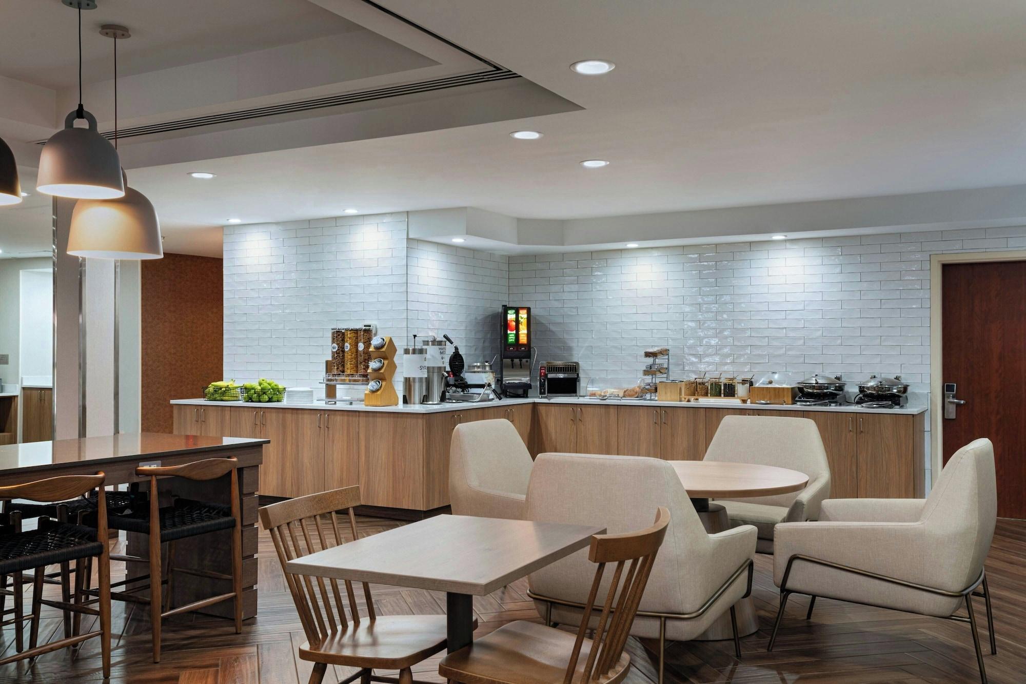 Restaurant Fairfield Inn by Marriott Medford Long Island